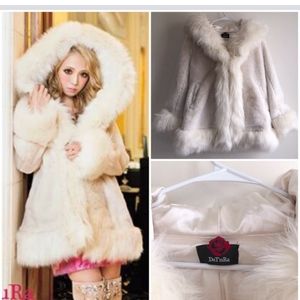 Gyaru DaTuRa faux fur coat in white. Polar bear warm cozy